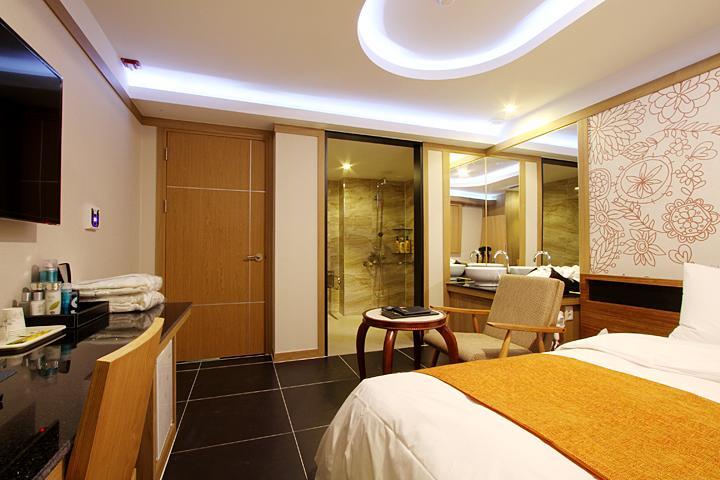 Suwon Orsay Business Hotel Экстерьер фото