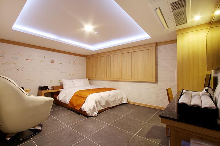 Suwon Orsay Business Hotel Экстерьер фото